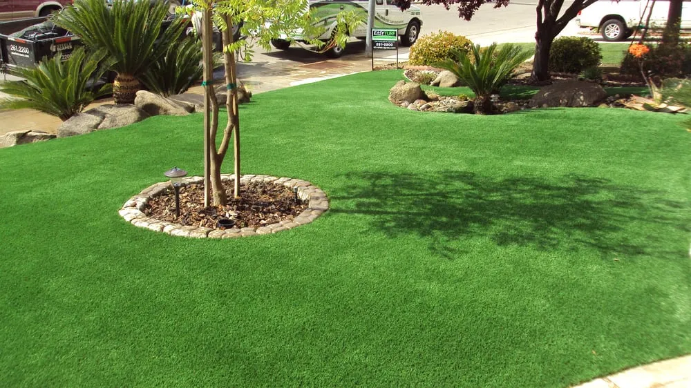 Professional residential landscaping for year-round maintenance in Fresno, CA by Steelescapes
