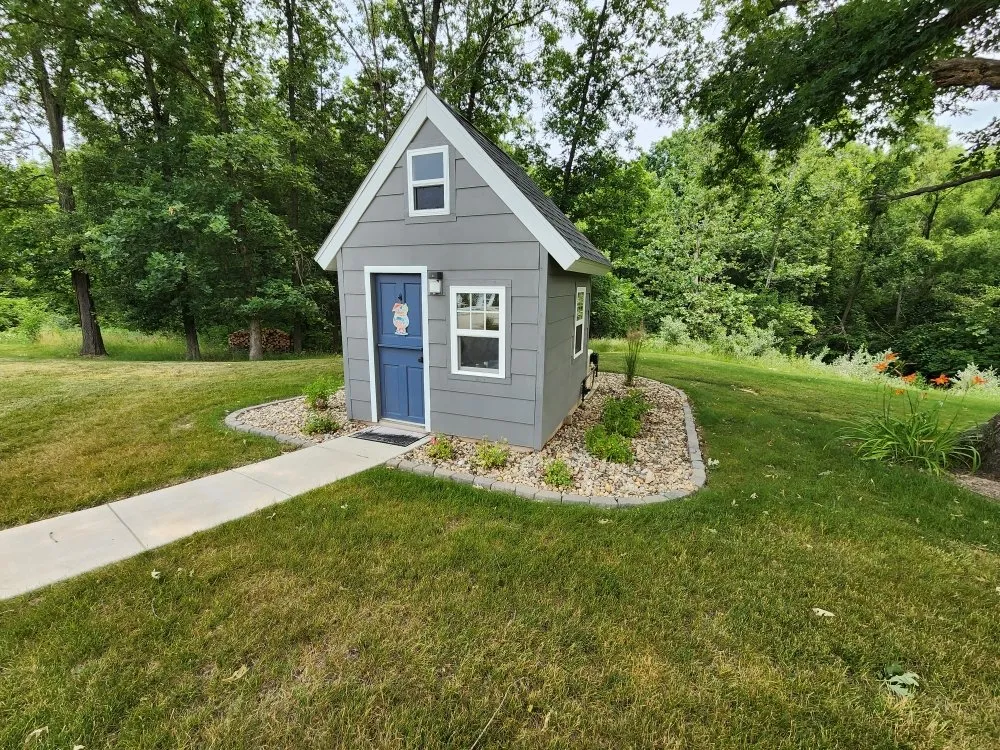 Custom landscape design for beautiful yards in Lincoln, IL by Steffens Landscaping & Lawncare