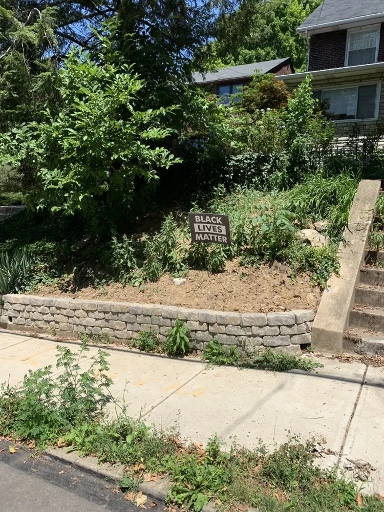 Top-rated garden landscaping in Pittsburgh, PA by Stef’s Yard Work and Landscaping