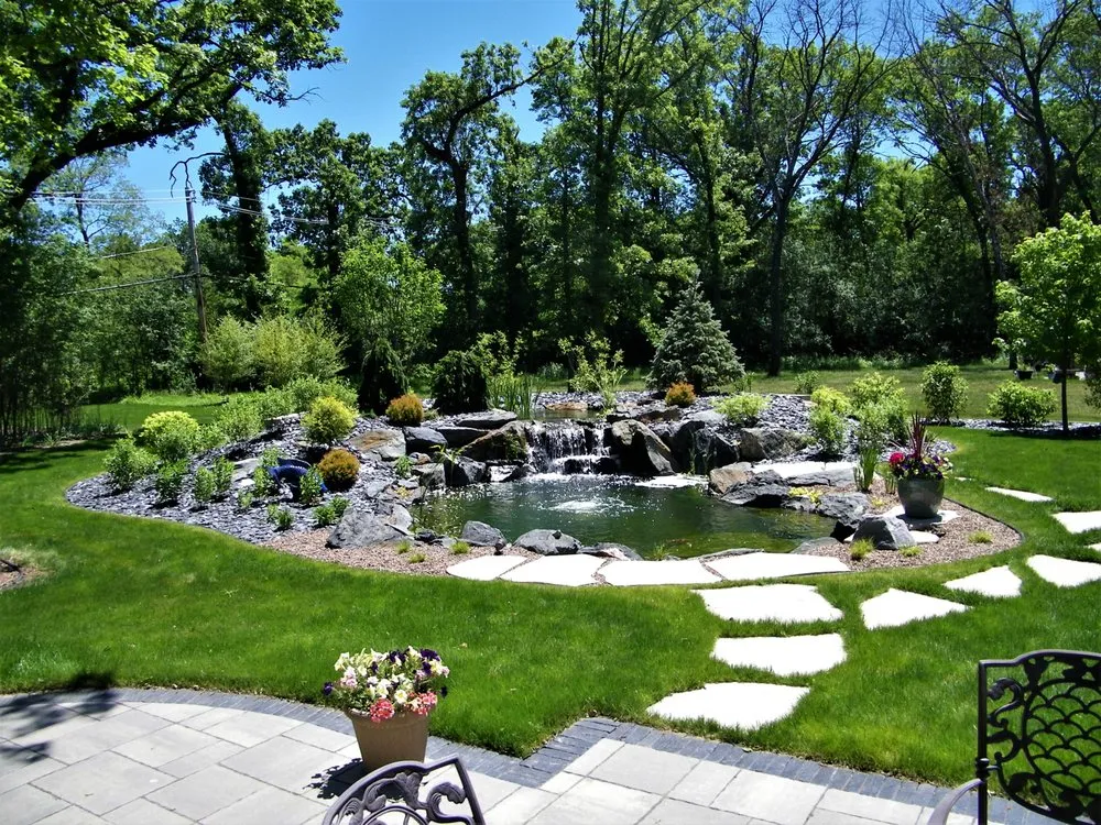 Expert residential landscaping for residential properties in Elmhurst, IL by Steinhebel Erwin & Sons