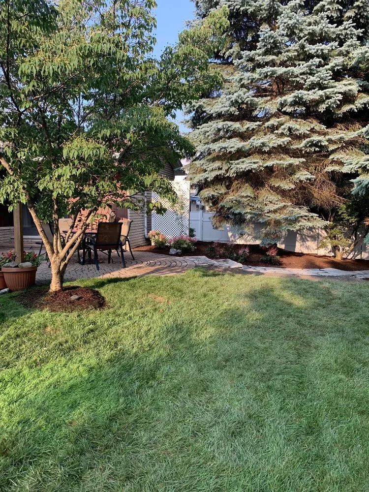 Custom lawn mowing service experts serving Farmington Hills, MI - Steinkopf Nursery