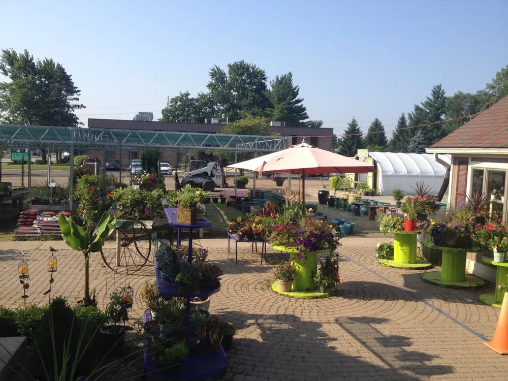 Top-rated residential landscaping in Farmington Hills, MI - Steinkopf Nursery