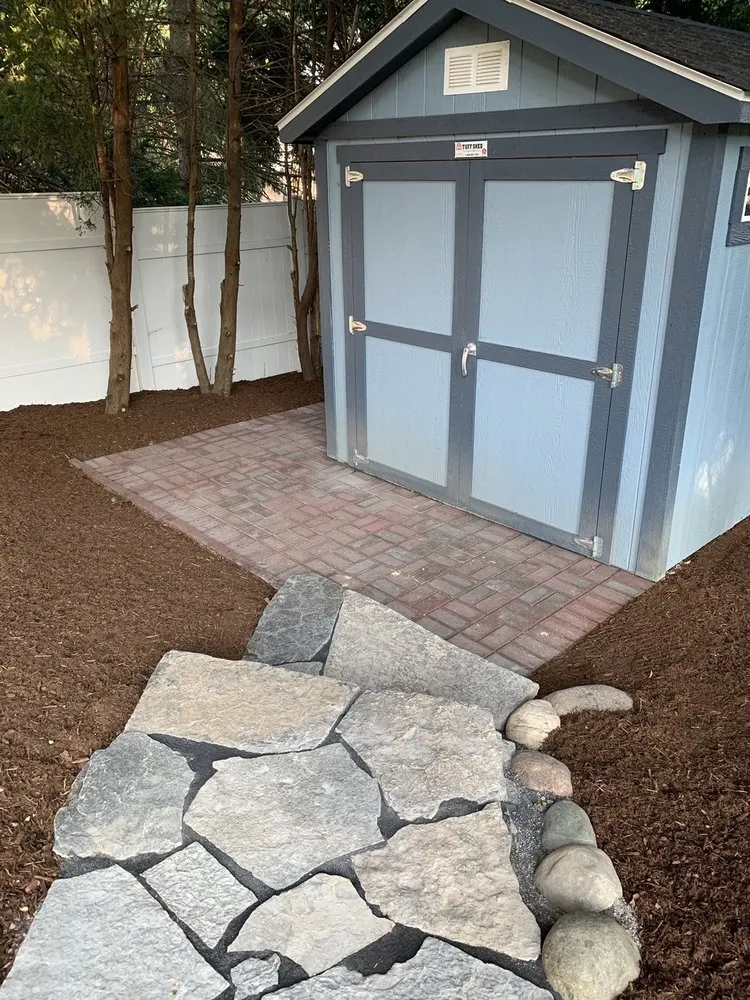 Affordable landscaping services near you in Farmington Hills, MI by Steinkopf Nursery