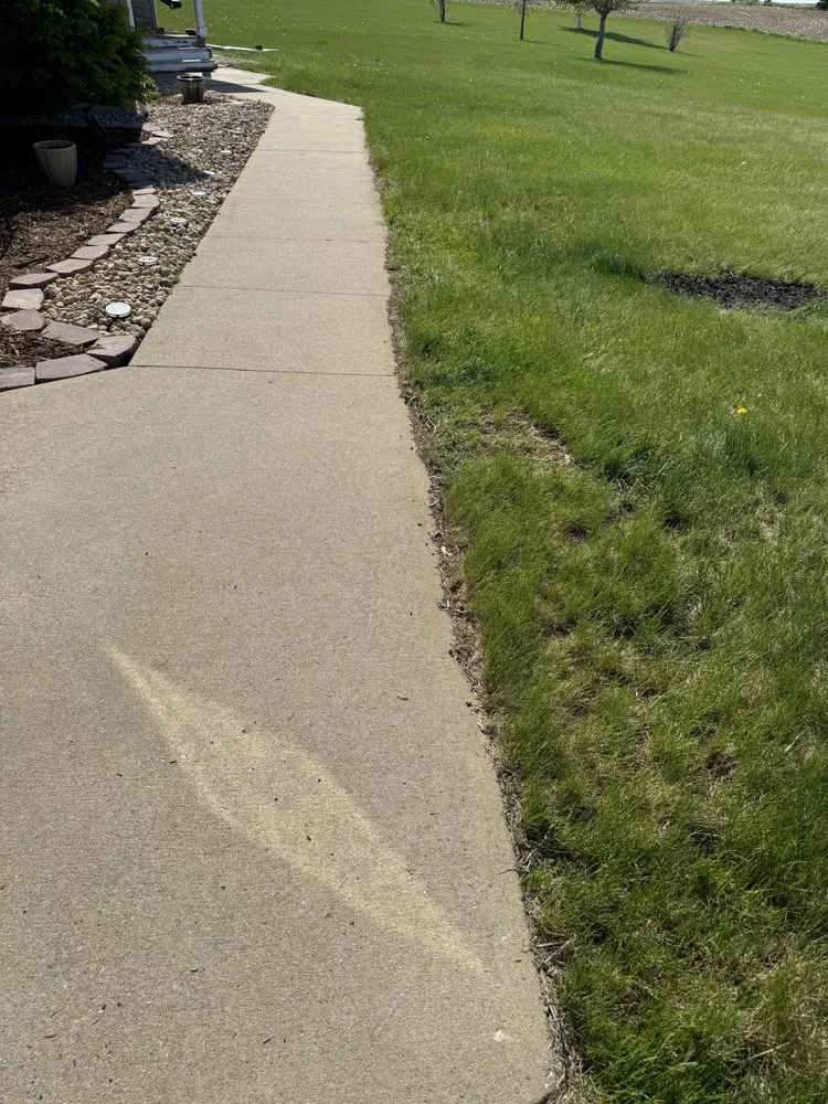 Professional lawn mowing service in Earling, IA - Steinkuehler’s Edging