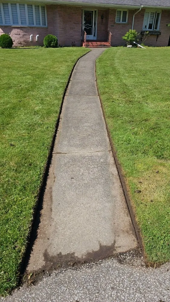 Custom lawn care service in Erie, PA - Sten's Landscaping