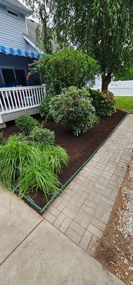 Expert garden landscaping experts serving Erie, PA - Sten's Landscaping