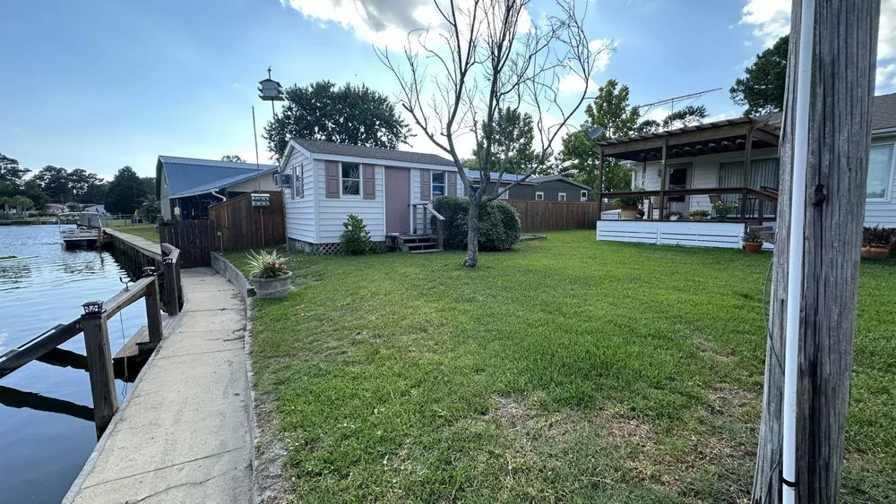 Custom garden landscaping in Summerville, SC by Steph & Paul Lawn Care Service