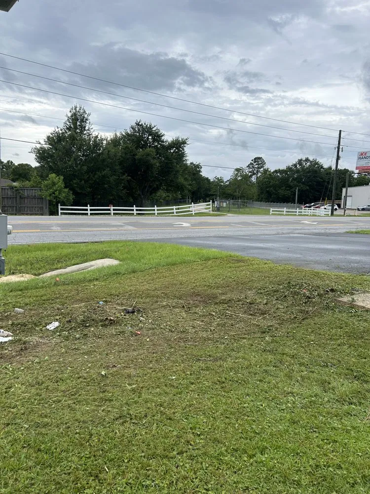 Expert yard cleanup service for residential properties in Milton, FL by Stephen Fredrickson Landscaping And Outdoor Services