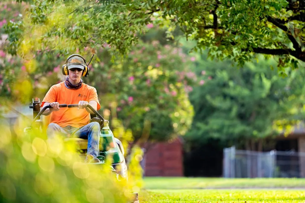 Affordable lawn mowing service in Kerrville, TX by Stephen Prislovsky Landscapes & Lawns
