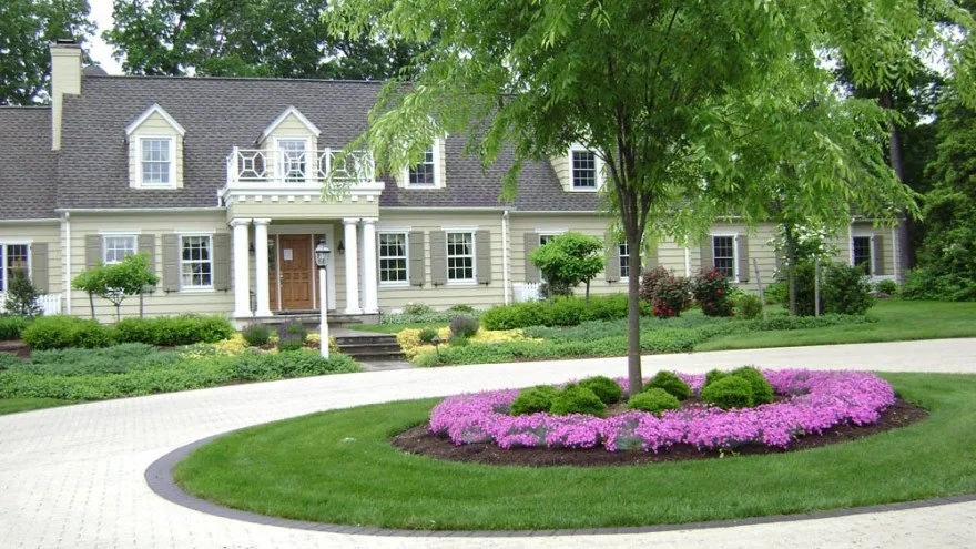 Custom residential landscaping experts serving Charlotte, NC - Stephens Enterprises Lawn service