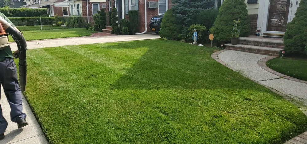 Custom garden landscaping for homes in West Hempstead, NY by Stephens Landscaping