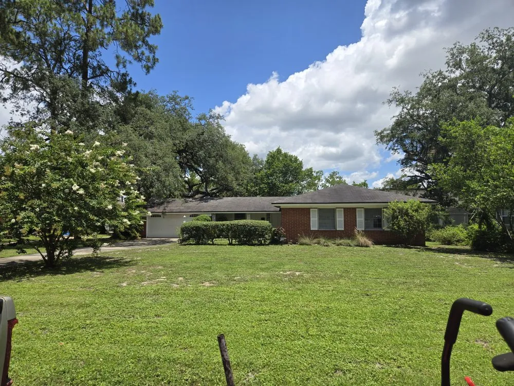 Custom outdoor landscaping for homes across Jacksonville, FL - Stephens Lawn and More