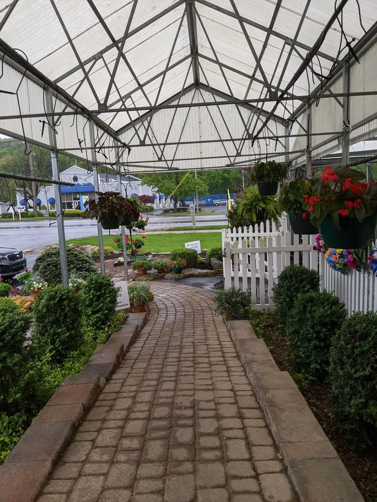 Top-rated landscape design for residential properties in Louisville, KY by Stephenson Garden Center & Nursery