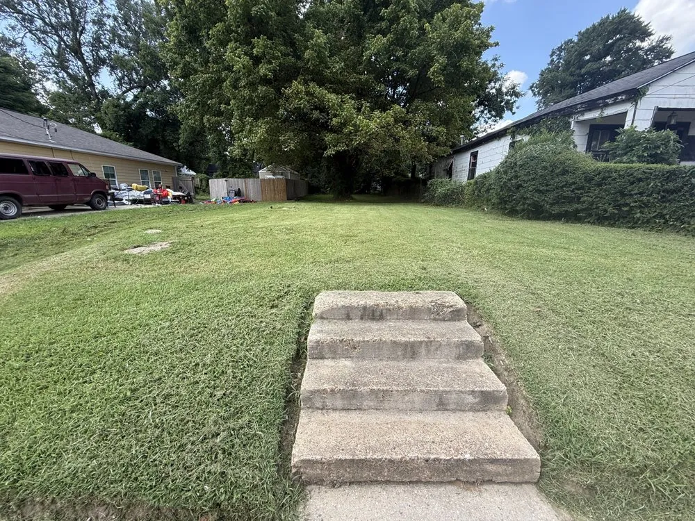 Expert yard cleanup service in Memphis, TN by Stepney Lawn Care