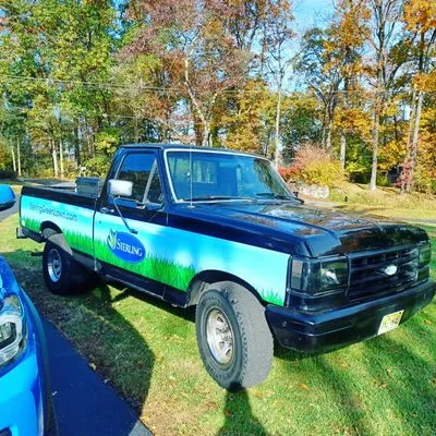 Sterling Green Lawn Logo