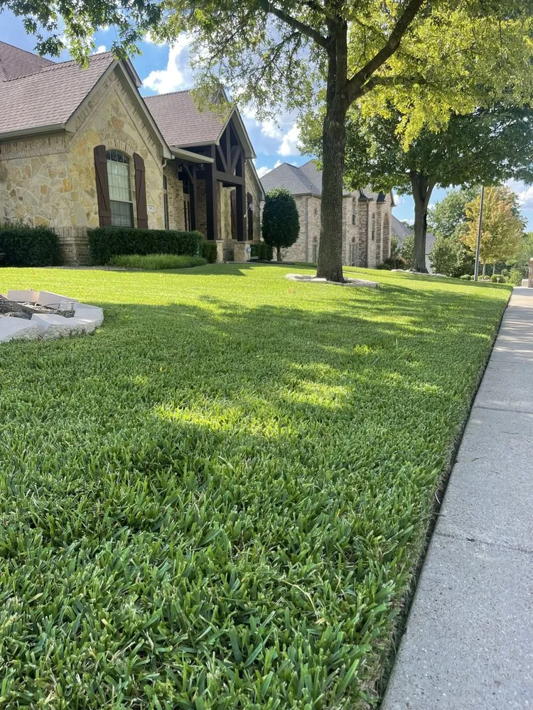 Expert lawn mowing service experts serving Dallas, TX - Sterling Landscaping