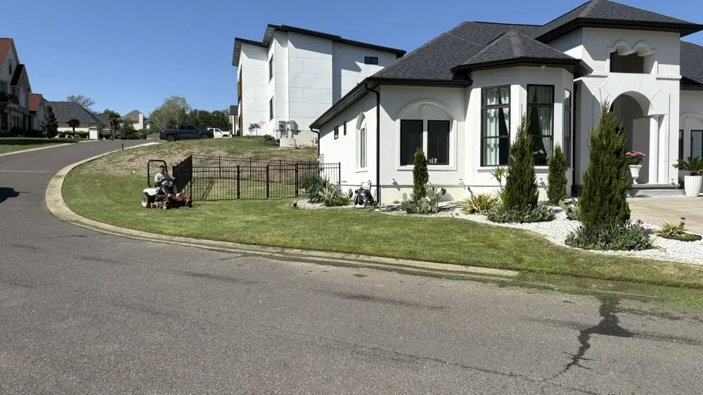 Professional garden landscaping in Hot Springs, AR by Steve Lawn Care Service