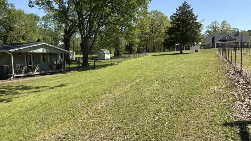 Top-rated landscaping services in Hot Springs, AR by Steve Lawn Care Service