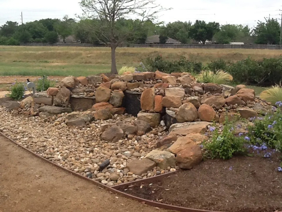 Professional garden landscaping for homes in Houston, TX by Steven's Custom Landscape Design & Irrigation