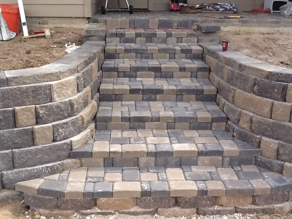 Professional lawn mowing service experts serving Houston, TX - Steven's Custom Landscape Design & Irrigation