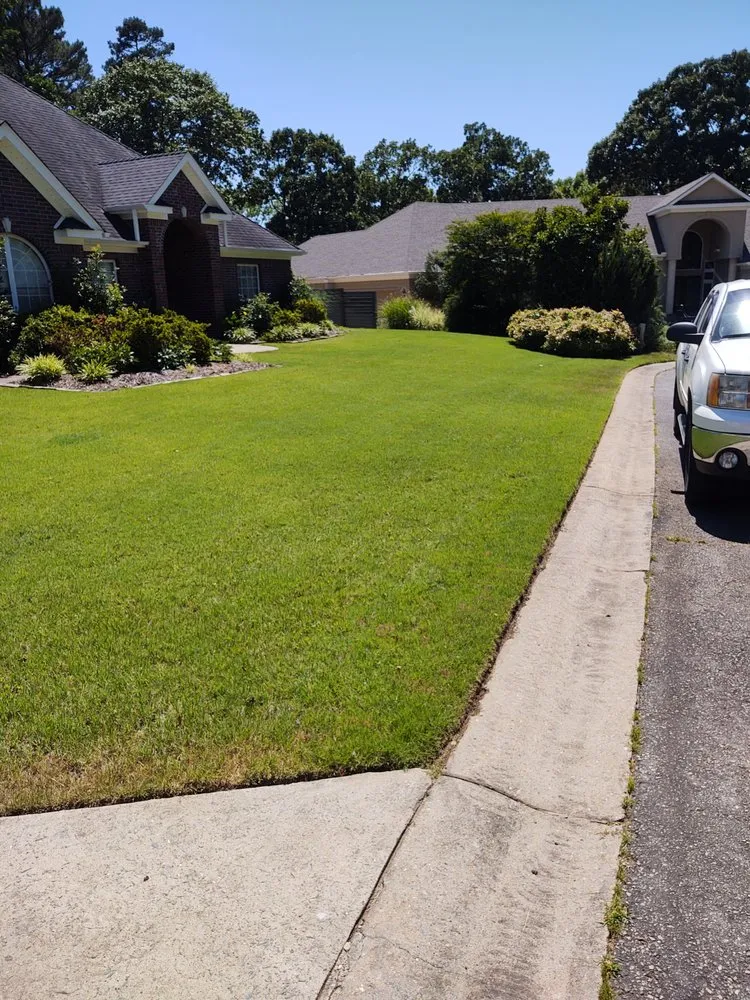Custom residential landscaping in Little Rock, AR - Steven's Lawn Maintenance