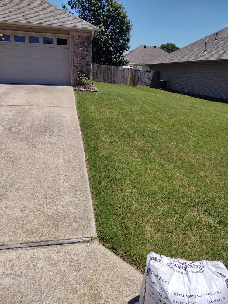 Trusted yard cleanup service experts serving Little Rock, AR - Steven's Lawn Maintenance