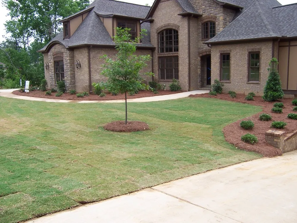 Reliable residential landscaping experts serving Maylene, AL - Steven's Wack-n-Sack