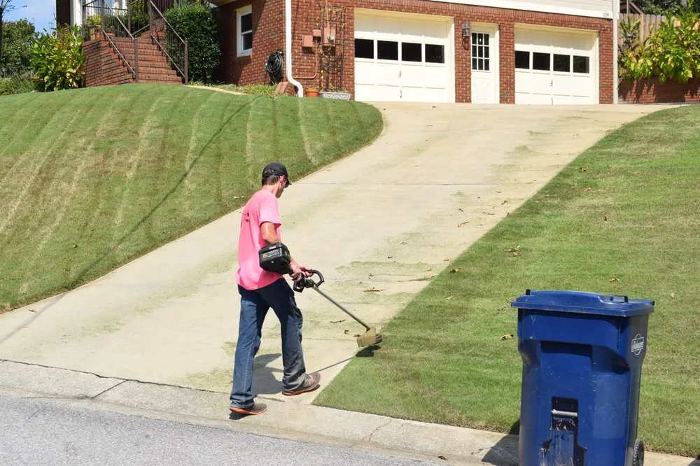 Trusted landscaping services in Maylene, AL - Steven's Wack-n-Sack