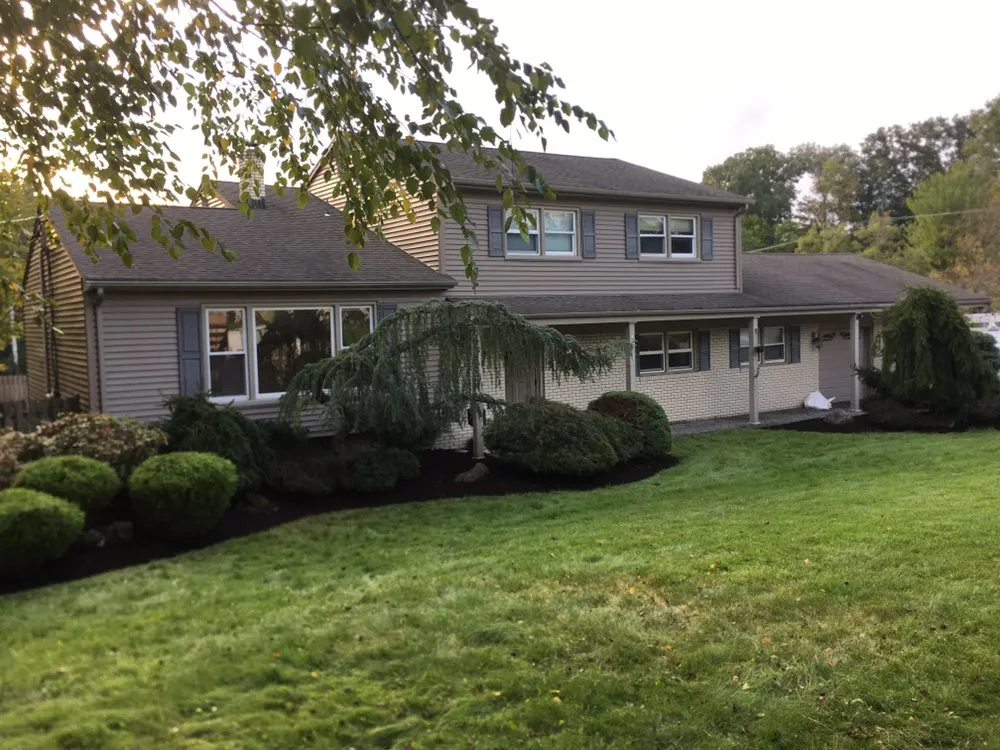 Professional yard maintenance in Wayne, NJ by Steve's Landscaping