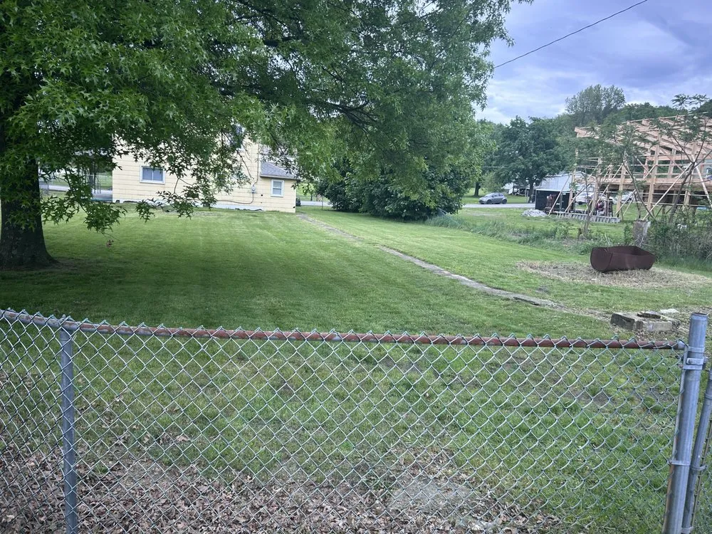 Reliable yard maintenance in Uniontown, PA by Steve’s Lawn & Grounds