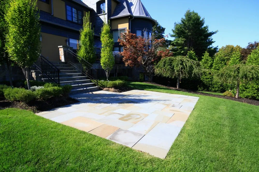 Custom yard cleanup service for residential properties in Chestnut Ridge, NY by Steve's Masonry