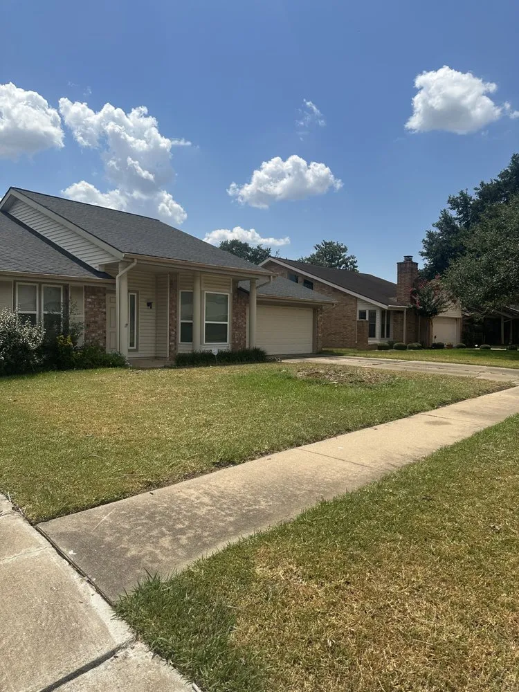 Trusted lawn mowing service in Rosenberg, TX by Steve's Tree Service