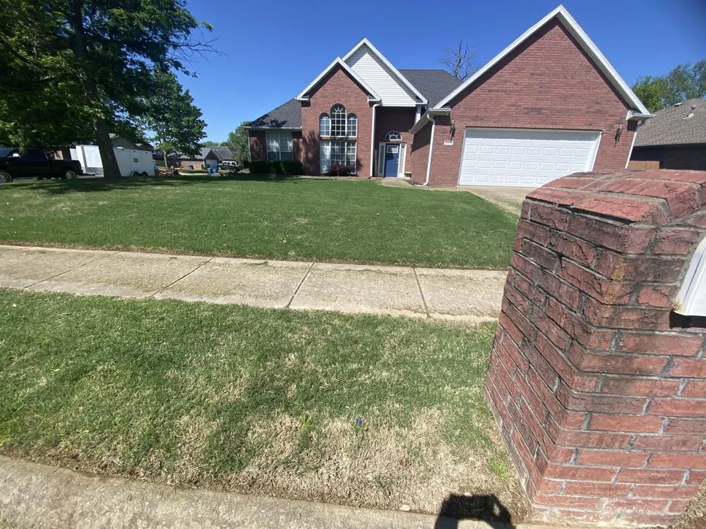 Custom lawn mowing service in Rogers, AR by Stewart’s Lawn Care