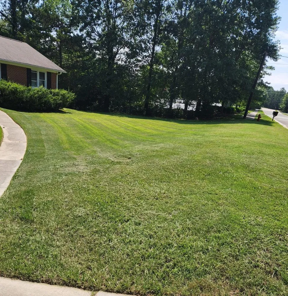 Custom garden landscaping in Lilburn, GA by Sthely Landscaping