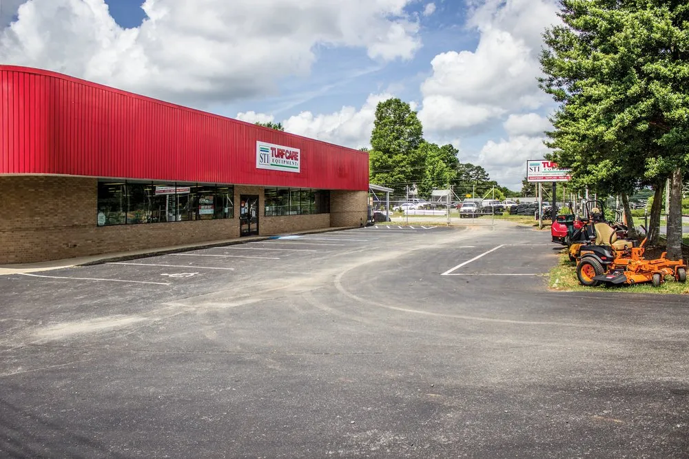 Affordable lawn care service near you across Charlotte, NC - STI Turf Care Equipment