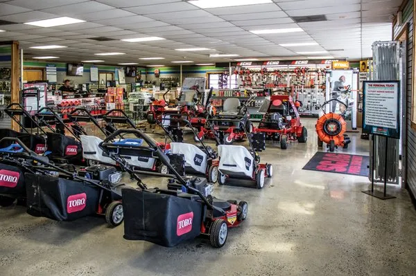 STI Turf Care Equipment Logo