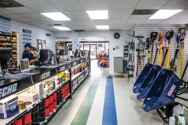 STI Turf Care Equipment Logo