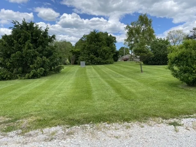 Reliable yard cleanup service for residential properties in Neosho, MO by Stidham’s Lawncare