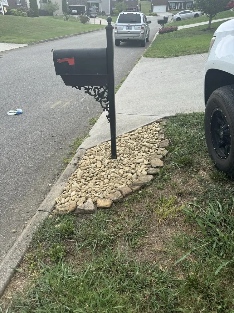 Top-rated yard maintenance experts serving Knoxville, TN - Stiles Hauling