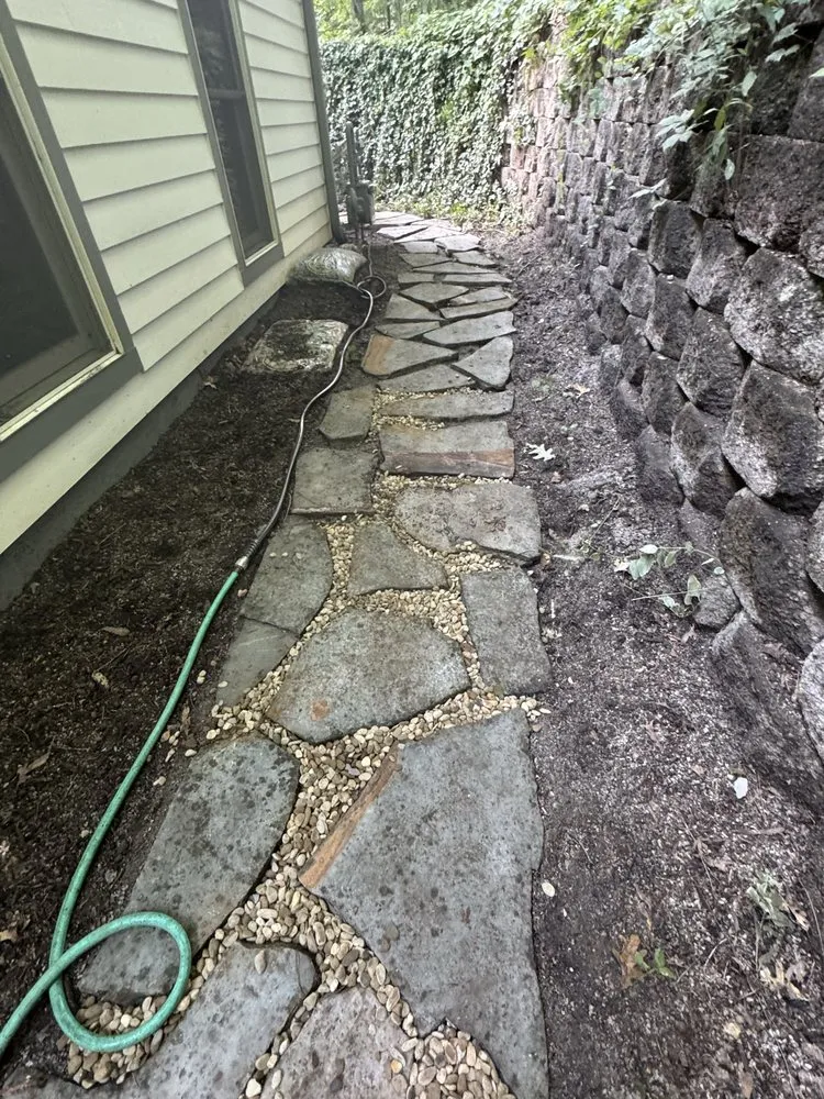 Professional yard maintenance in Knoxville, TN - Stiles Hauling