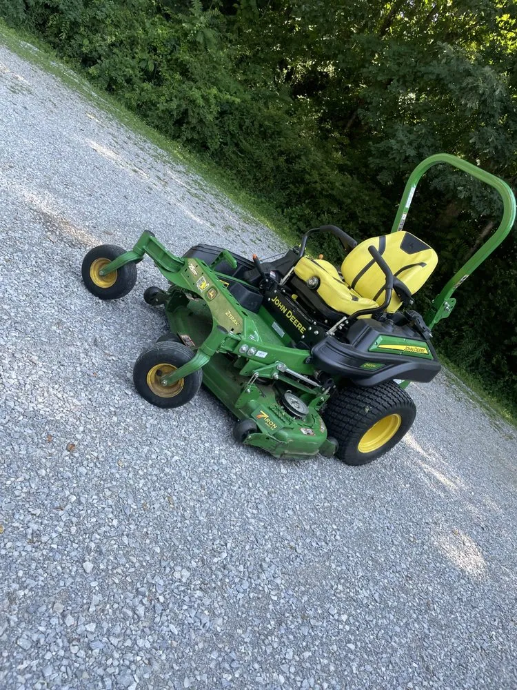 Professional lawn care service in Knoxville, TN - Stiles Hauling