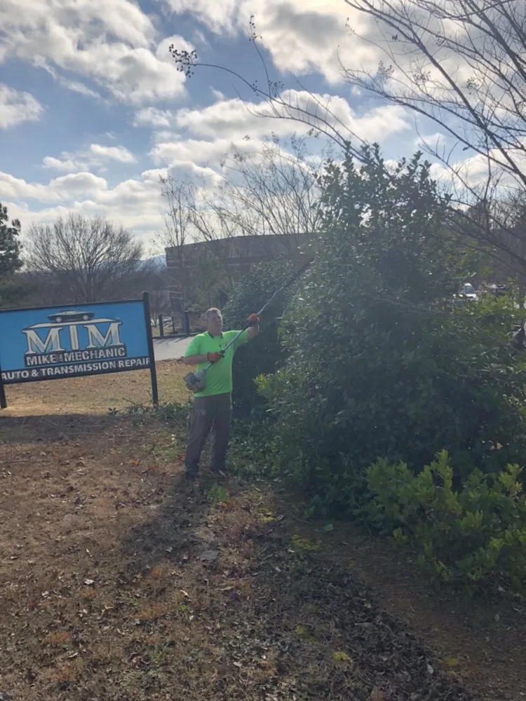 Reliable yard maintenance experts serving Acworth, GA - Still Magnolia