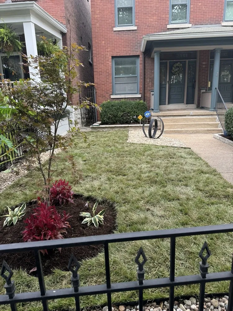 Custom landscape design in Berkeley, MO - Stl Gold Lawncare & Landscape