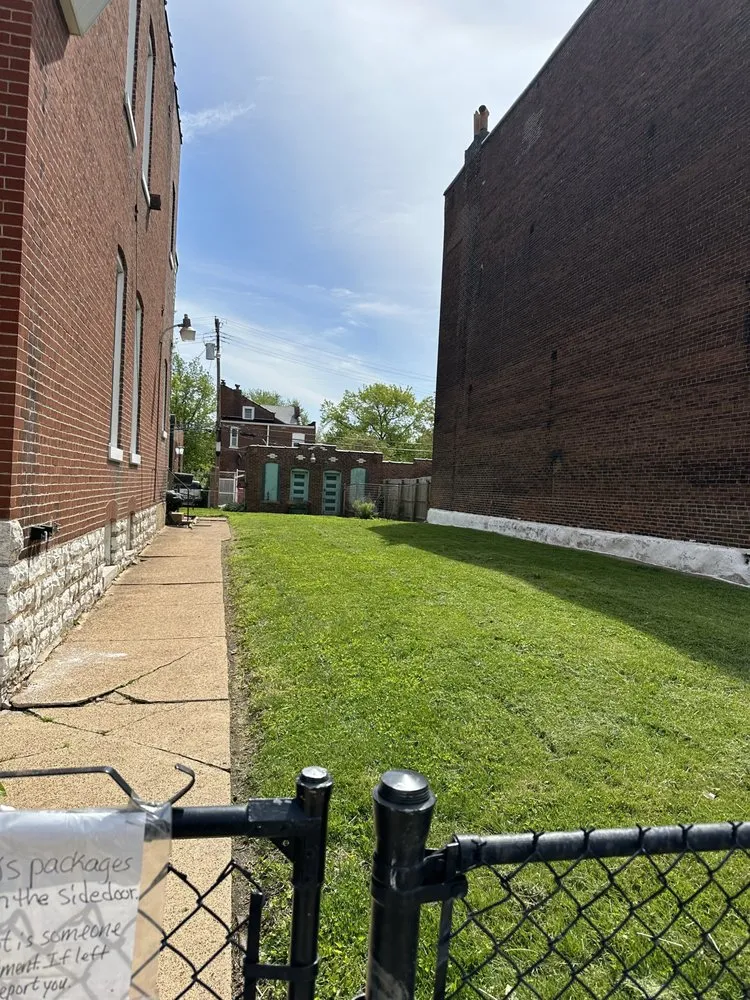 Top-rated landscaping services for beautiful yards across Berkeley, MO - Stl Gold Lawncare & Landscape