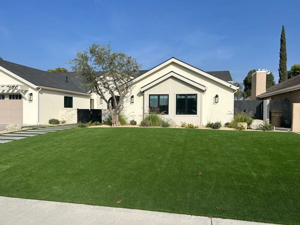 Custom residential landscaping with custom design in Bakersfield, CA by Stockdale Landscape