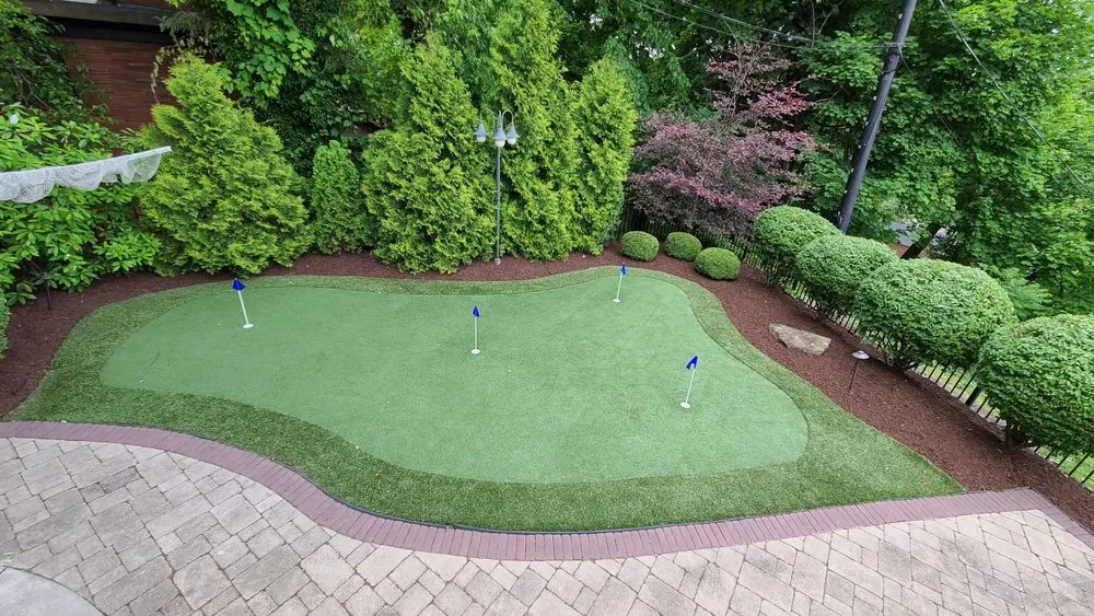 Custom lawn care service near you across Pittsburgh, PA - Stockman Lawnscape