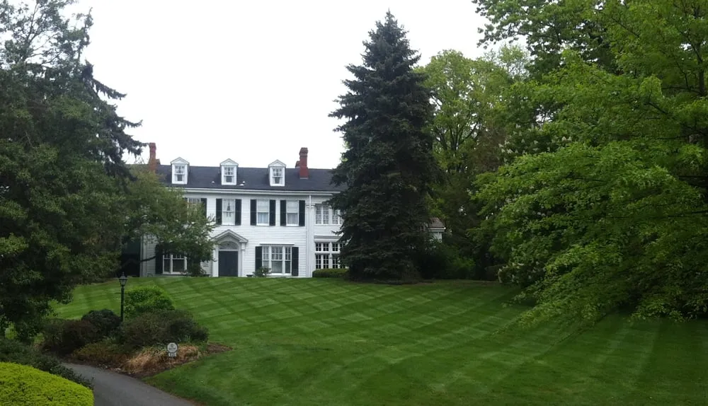 Top-rated landscape design in Pittsburgh, PA by Stockman Lawnscape