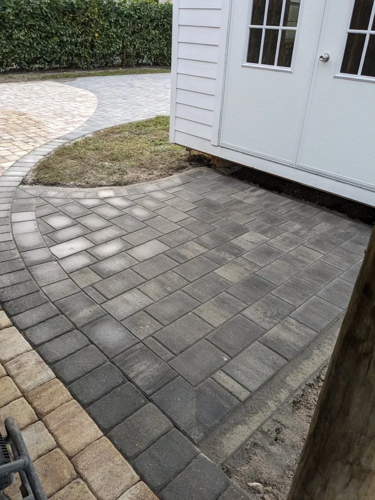 Custom outdoor landscaping in Okeechobee, FL by Stone Craft