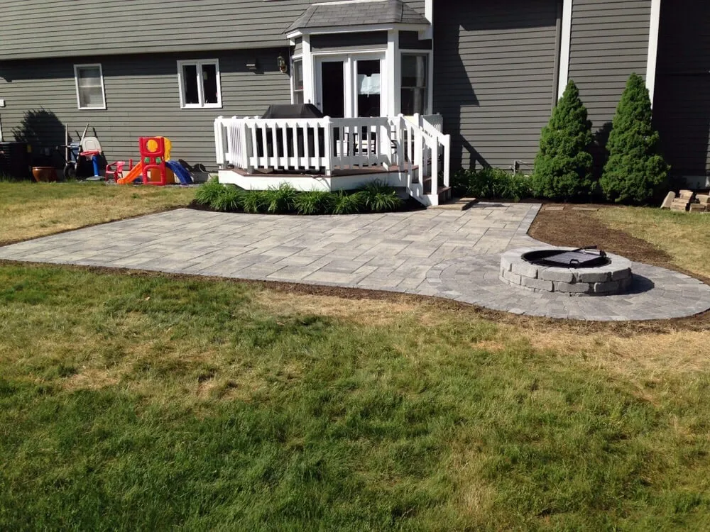 Local outdoor landscaping in Kingston, NH - Stone Elements