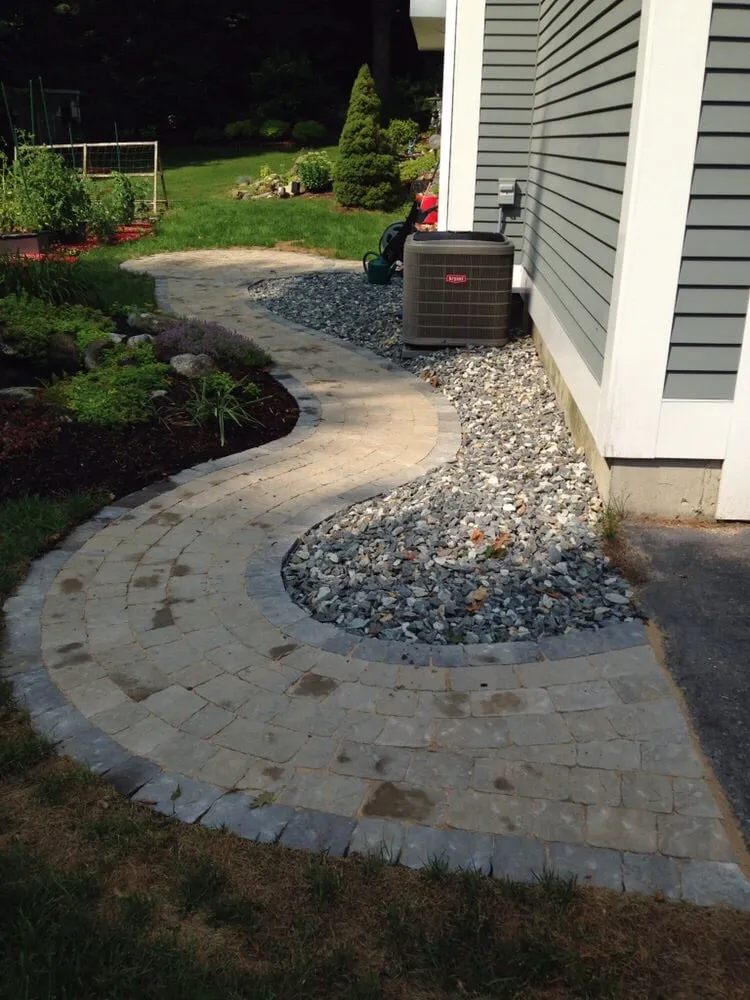 Custom yard maintenance experts serving Kingston, NH - Stone Elements